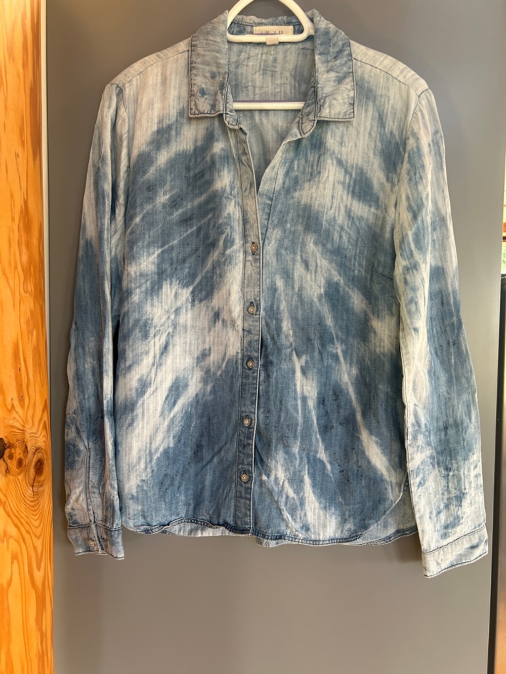 Bella Dahl Beach blue tie-dye shirt